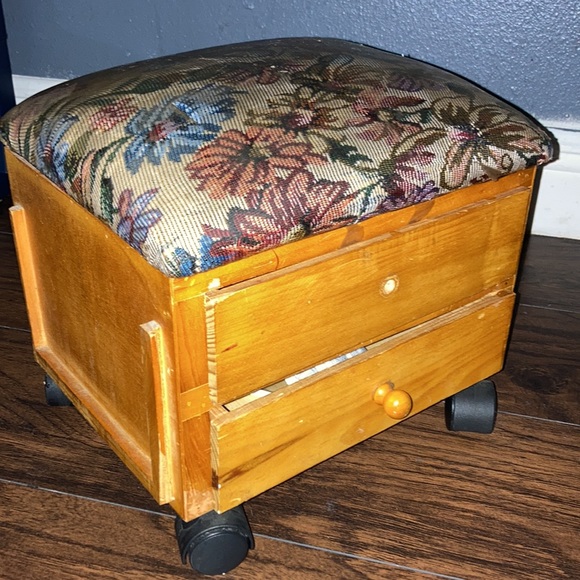 A two drawer foot rest,it rolls - Picture 2 of 3